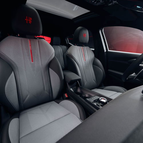 2027 Alfa Romeo Tonale Luna Rossa Interior